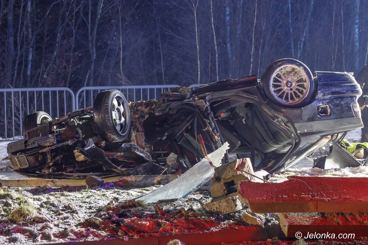 Jelenia Góra: Dachowanie na obwodnicy Jeleniej Góry