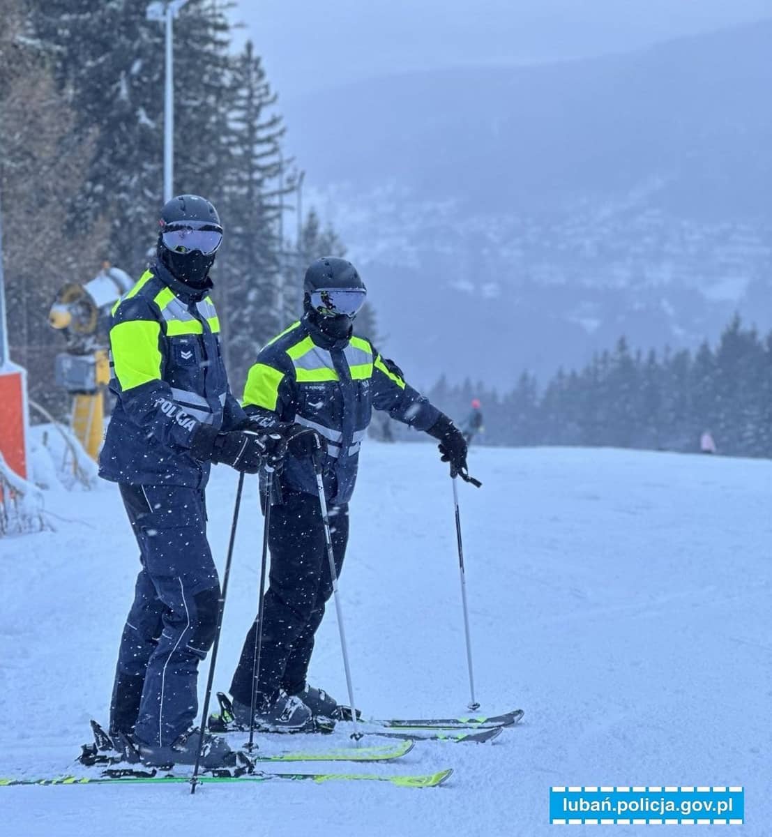 Świeradów Zdrój: Policyjne patrole na nartach