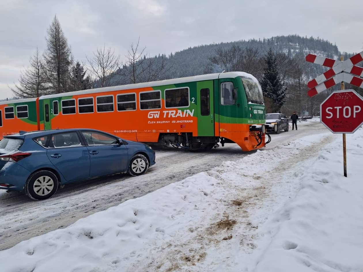 Lubawka: Nie wyhamował i zderzył się z szynobusem