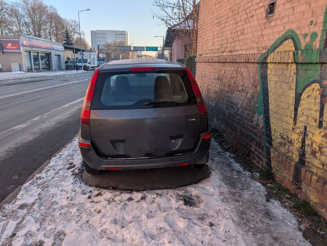 Jelenia Góra: Parkowanie, które irytuje i kosztuje