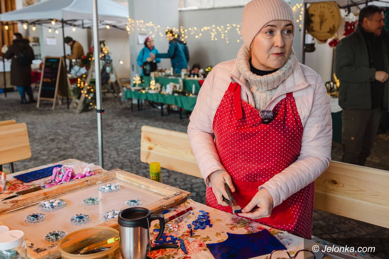 Sobieszów: "Zrób to sam" – kolorowy szklany wisior