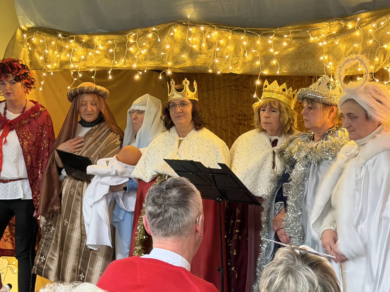 Jeżów Sudecki: Świąteczna atmosfera kolędowania w Dziwiszowie