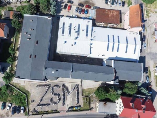 Dolny Śląsk: Uczeń rzucił krzesłem w nauczycielkę