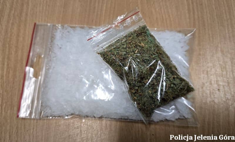 Jelenia Góra: Policjanci znaleźli u niego w domu narkotyki