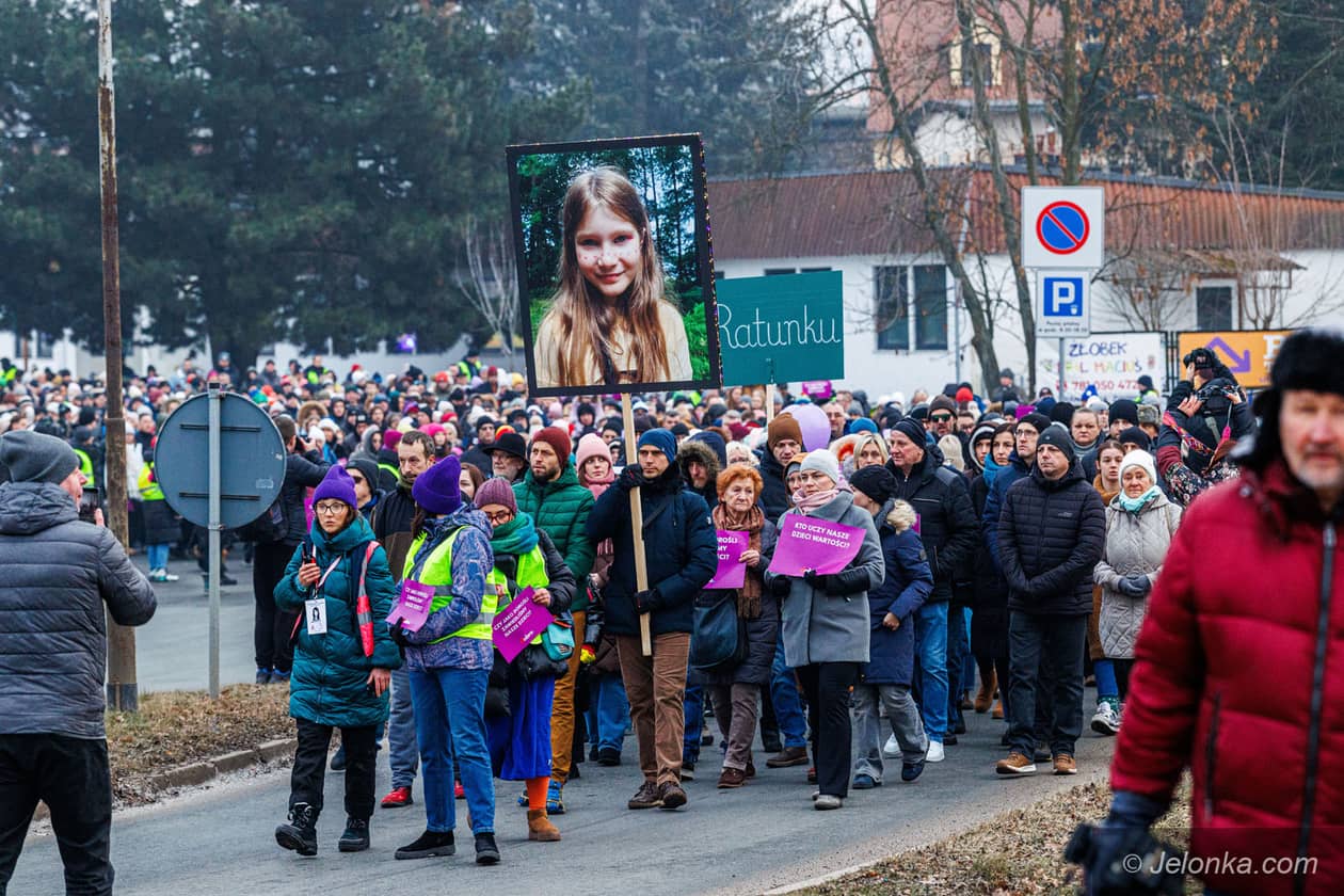Jelenia Góra: „Ta śmierć nie może być po nic” – Marsz Ciszy dla Danusi