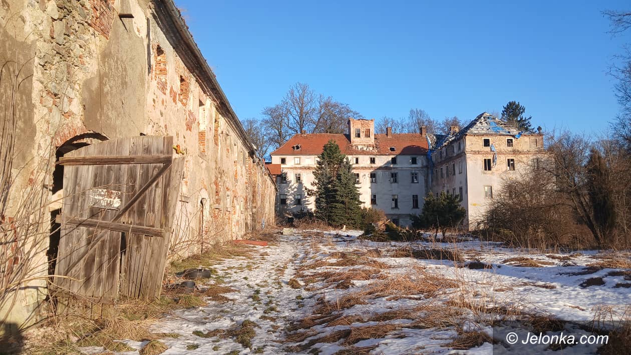 Jeżów Sudecki: Dziwiszów – pałac na górskim grzbiecie