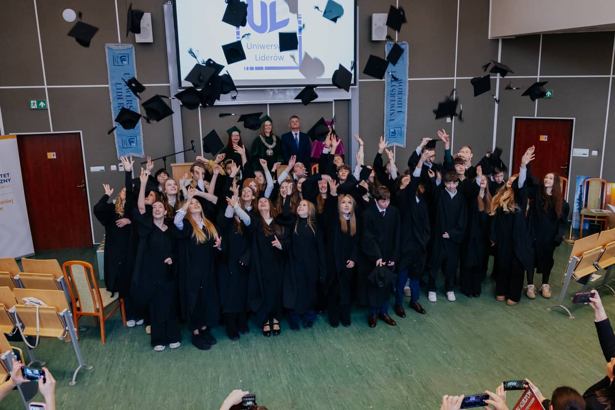 Jelenia Góra: Zakończenie VI edycji Uniwersytetu Liderów