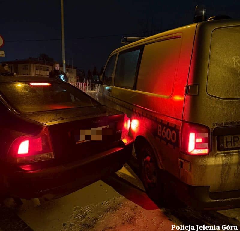 Jelenia Góra: Nocna ucieczka zakończona zatrzymaniem. 31–latek odpowie przed sądem