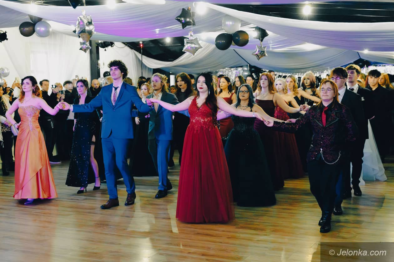 Jelenia Góra: Niezapomniana studniówka maturzystów z "Rzemiosł"