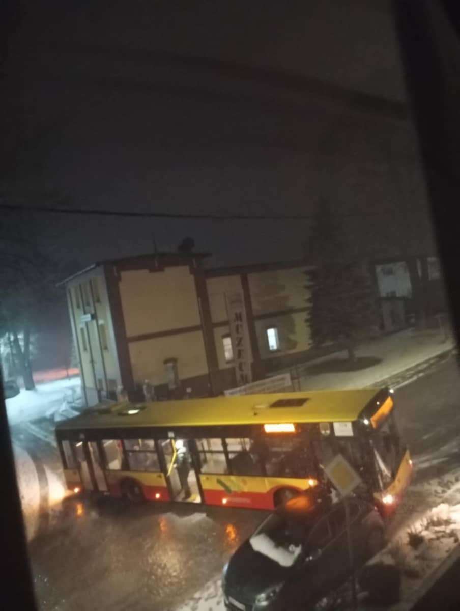 Jelenia Góra: Przejechał mu samochodem po nogach!