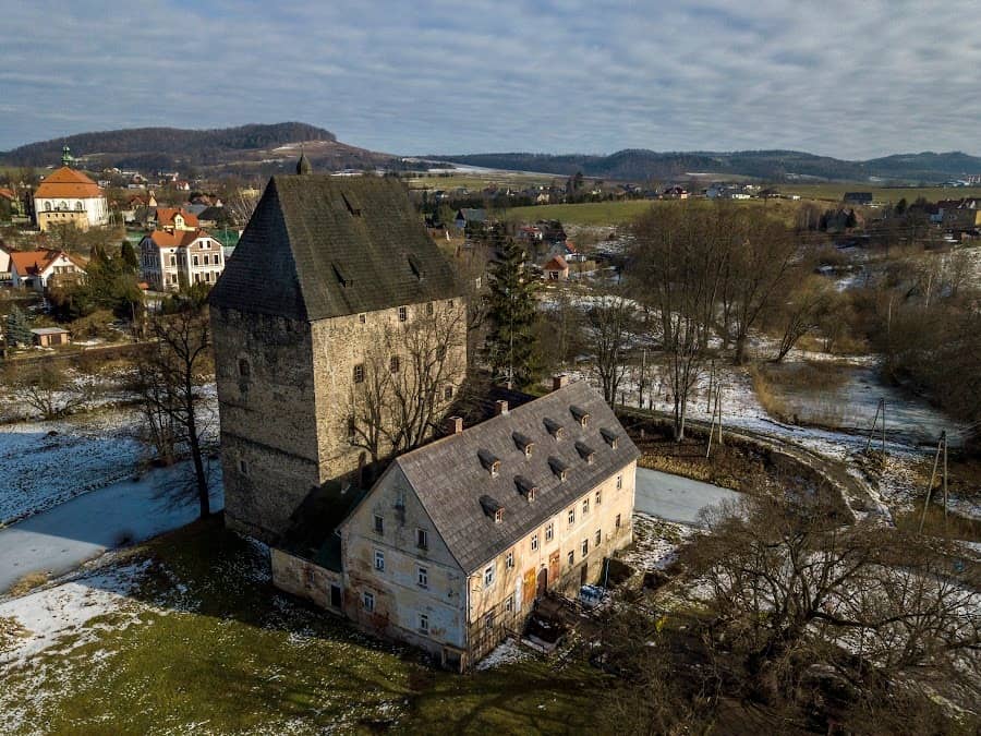 Jeżów Sudecki: Pół miliona na Wieżę Książęcą