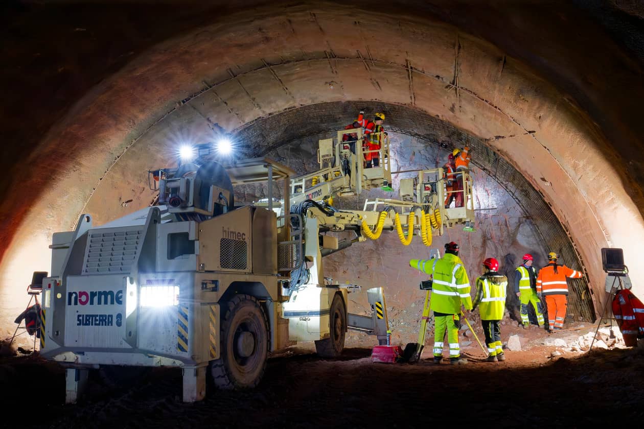 Jelenia Góra: O muzeum na dworcu, osiedlu na dawnym campingu i balu Fundacji im. J. Szmajdzińskiego