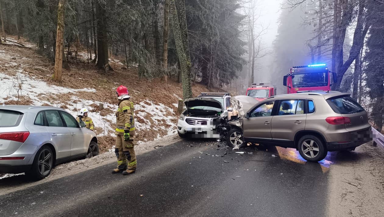 Kowary: Wypadek na Przełęczy, droga zablokowana
