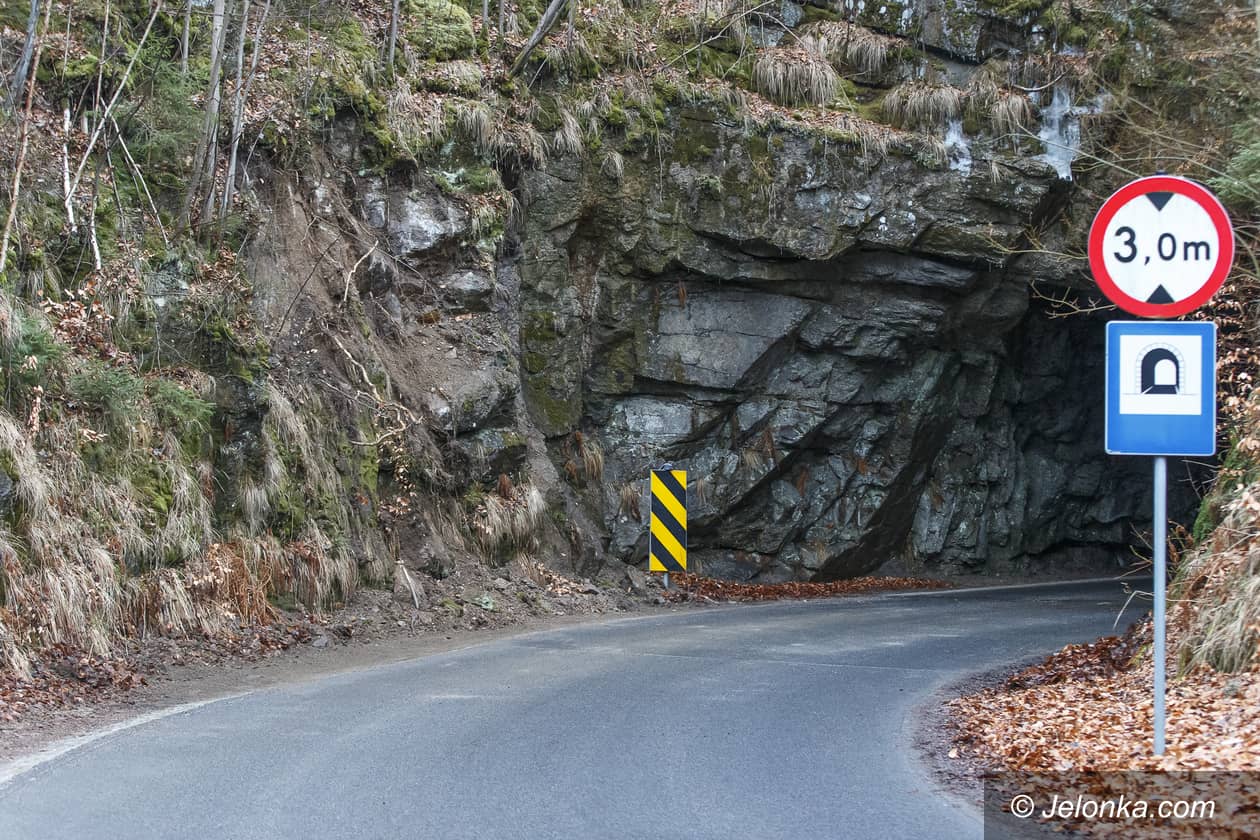 Piechowice: Skalny tunel już niegroźny