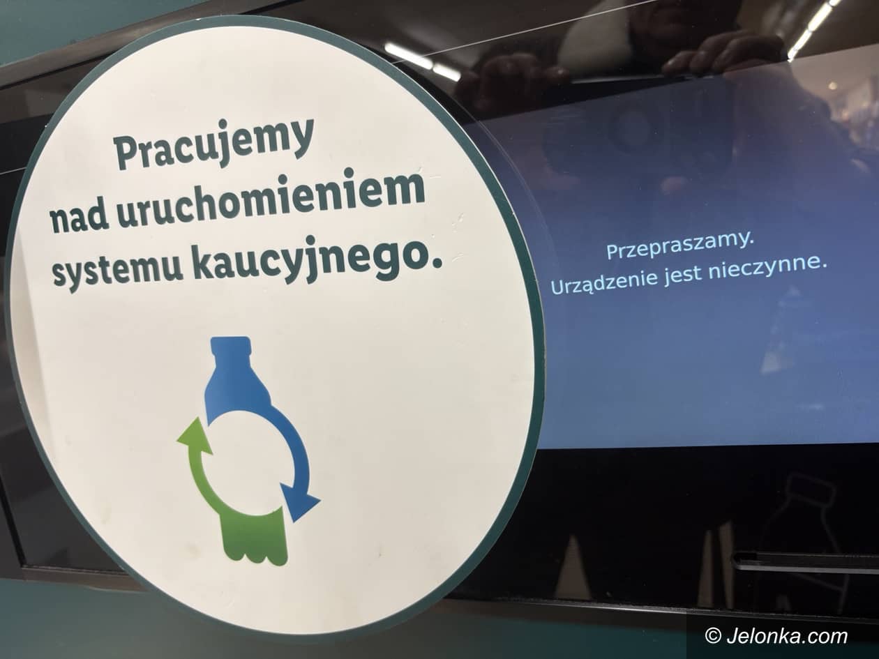 Jelenia Góra: Dał radę – włożył dwie butelki na raz
