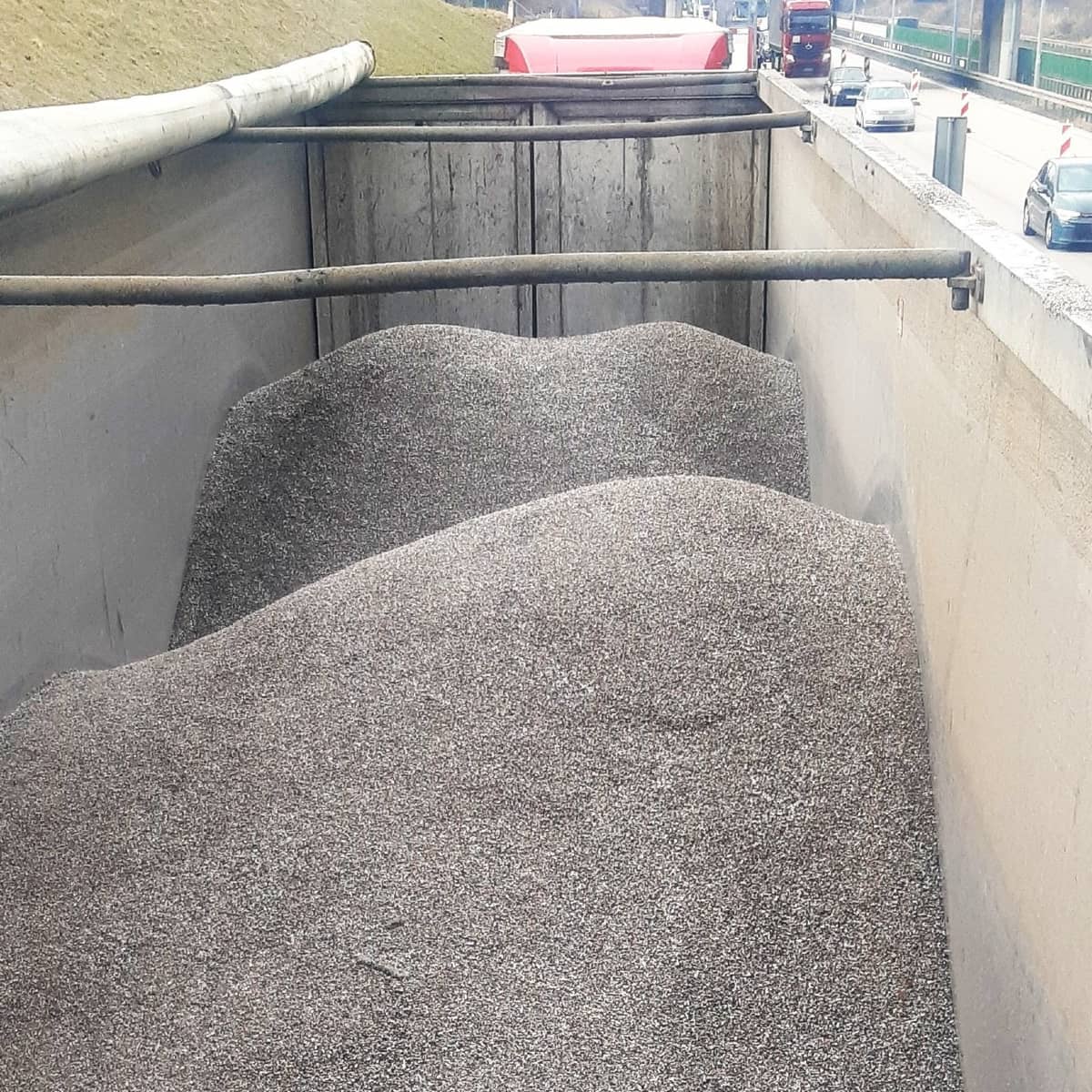 Autostrada A4: Nielegalny plastik zawrócony sprzed granicy