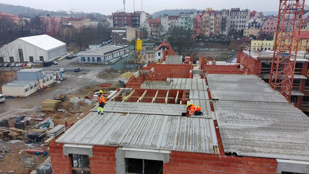 Jelenia Góra: Mrozy nie zatrzymały budowy Nowej Młynówki