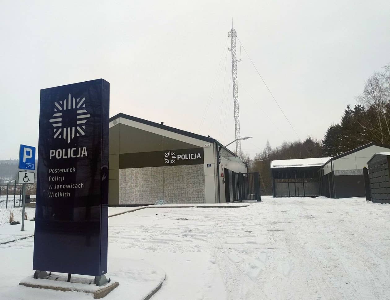 Janowice Wielkie: Mieszkańcy doczekali się nowego posterunku