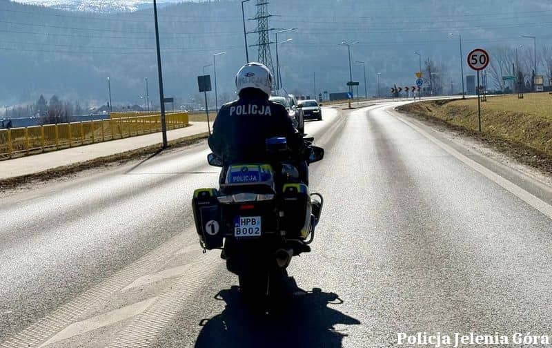 Jelenia Góra: Policjanci rozpoczęli motocyklową służbę