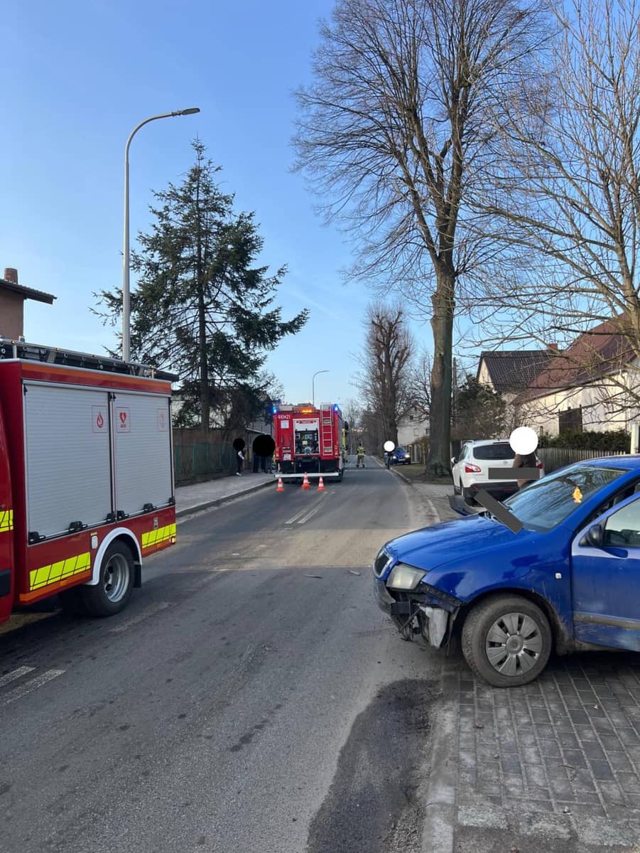 Bolków: Samochód potrącił kobietę na chodniku
