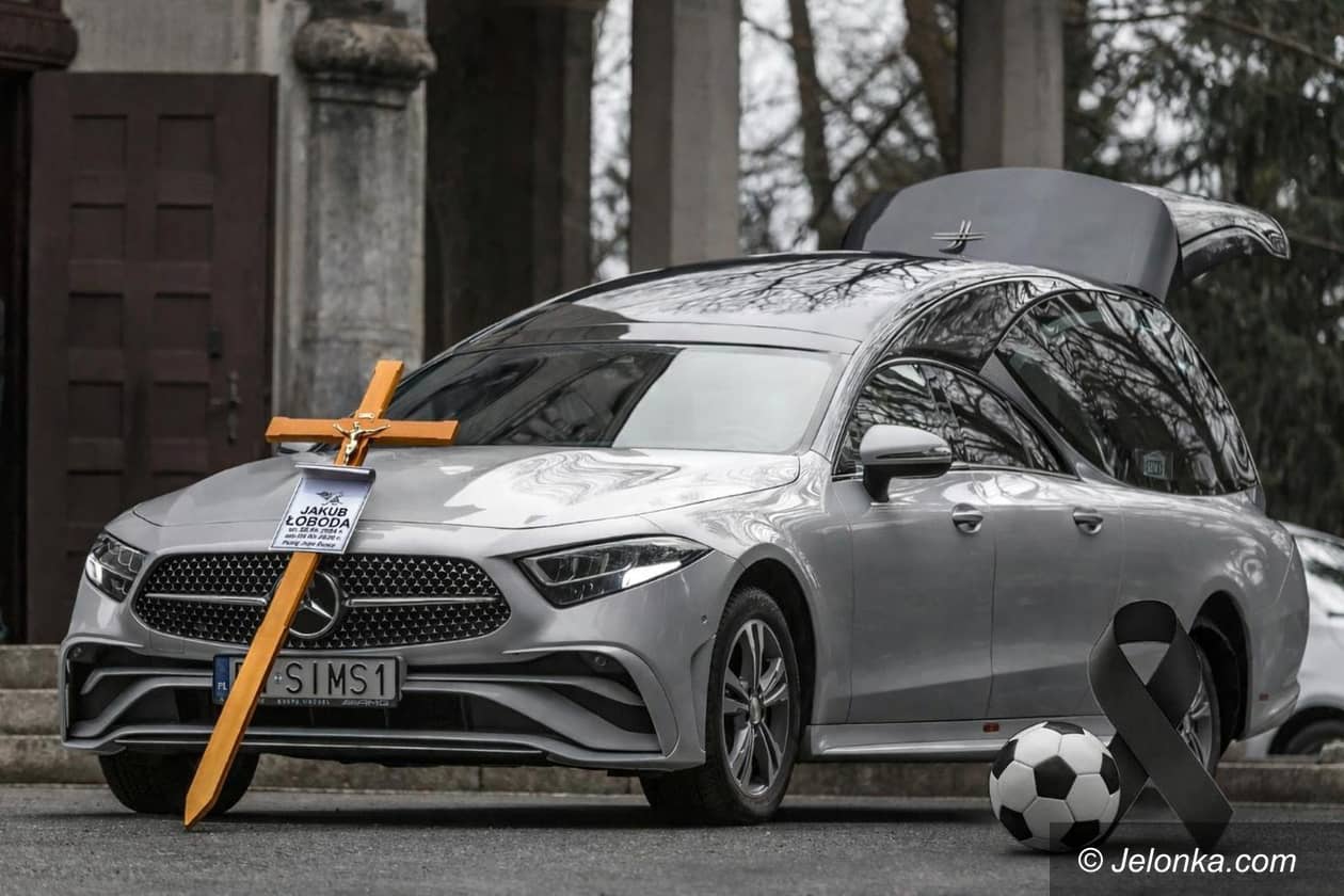 Jelenia Góra: Ostatnie pożegnanie 21–letniego Jakuba