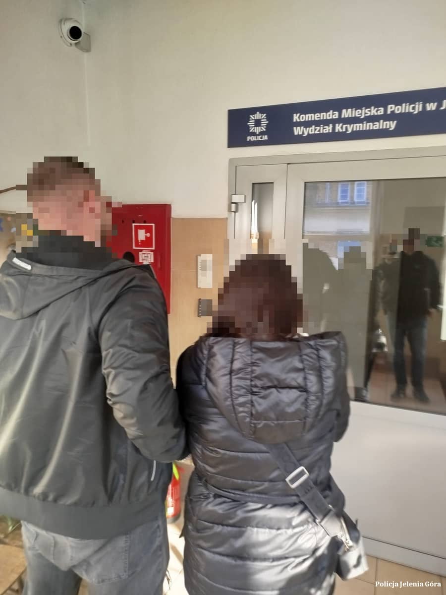 Jelenia Góra: Kobiety odurzyły mężczyznę i wypłaciły z jego konta pieniądze