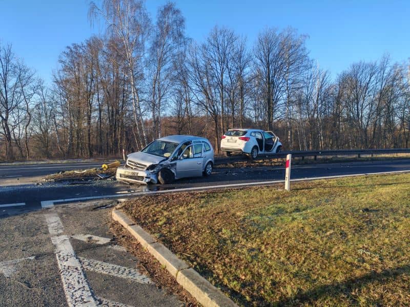 Dolny Śląsk: Opel wymusił pierwszeństwo – dziecko w szpitalu
