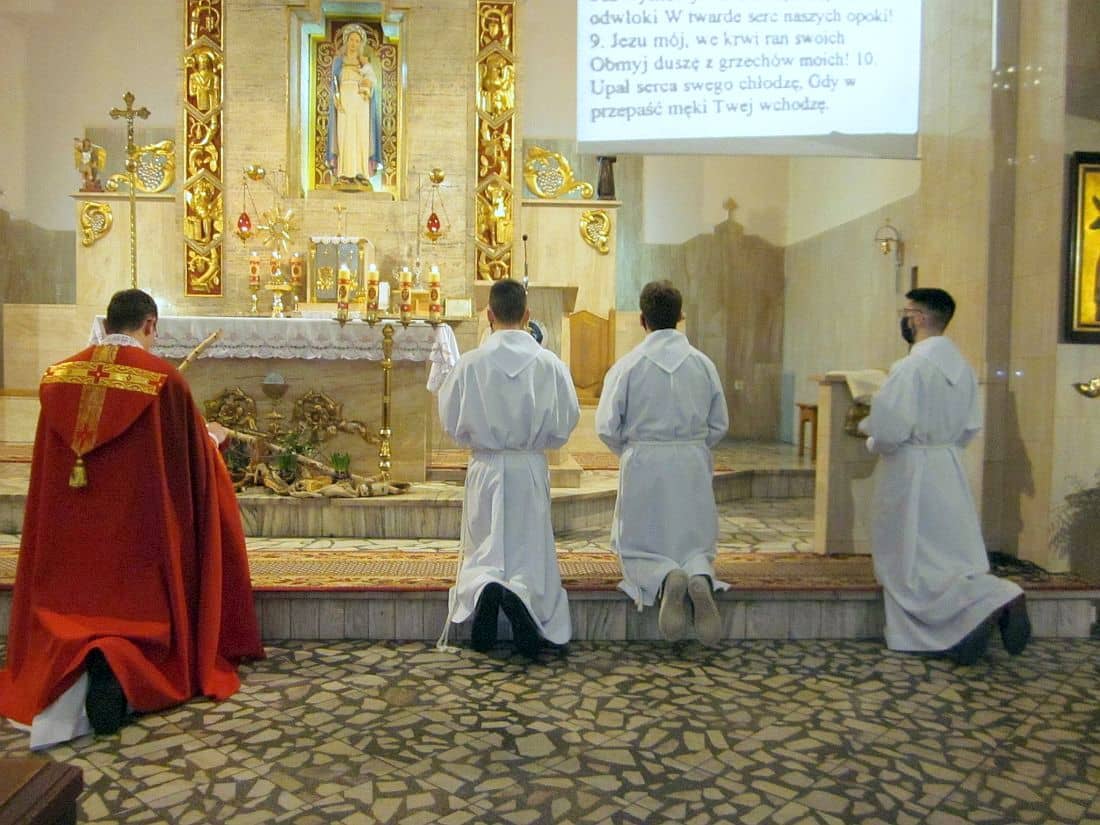 Polska: Papież zachęca Polaków do udziału w Gorzkich żalach