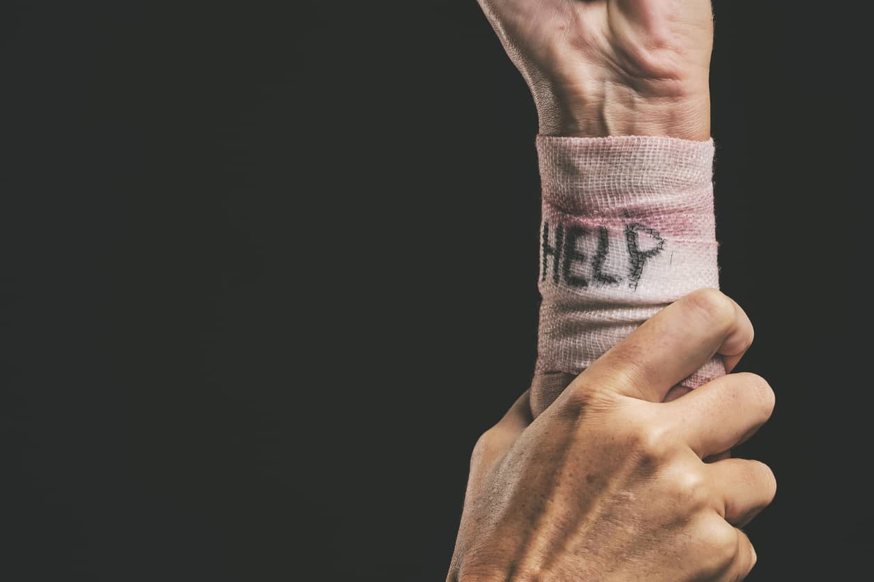 Jelenia Góra: Akty samookaleczenia w szkole. Interweniowali policjanci!