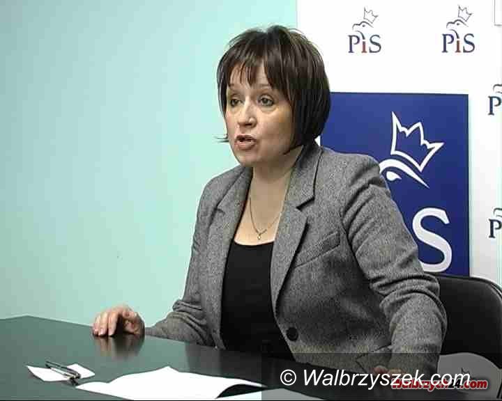 Wałbrzych: Anna Zalewska: PO winna jest, że prezydent Lech Kaczyński nie podpisał ustawy przywracającej Wałbrzychowi grodzkość.