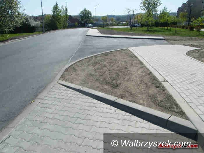 Świebodzice: Piasta zrobiona, kolej na Odnowiciela