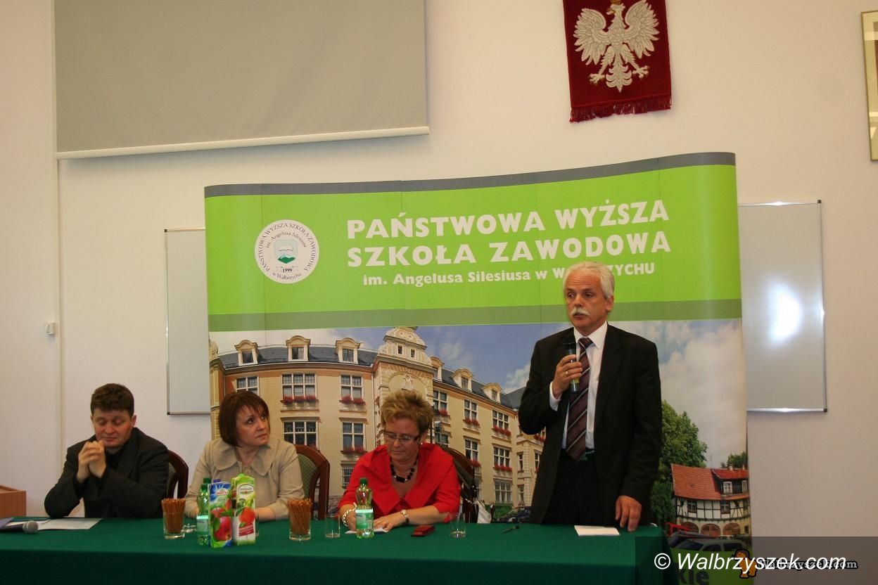 Wałbrzych: Polityczne show na PWSZ