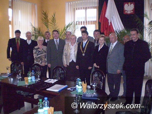 REGION, Boguszów-Gorce: Radni obcięli pensję Kujawie