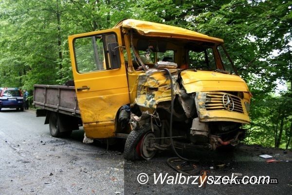 REGION: Bezmyślność wałbrzyskiego kierowcy przyczyną wypadku