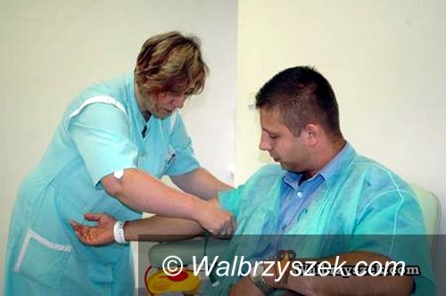 Wałbrzych: Pobrano krew policjantom