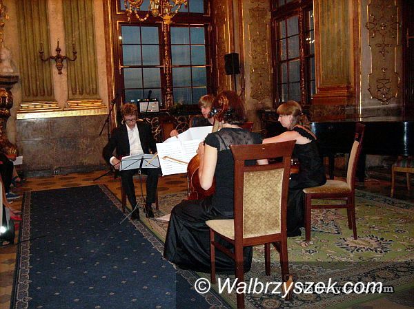 Wałbrzych, Książ: Kto tak pięknie gra?