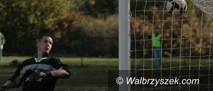 Szczawno Zdrój: IV liga: Karkonosze wypunktowane. MKS wygrywa 4:1