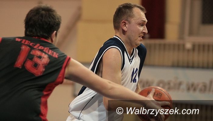 Wałbrzych, OSiR: OBL: PHU Marcol wciąż liderem, RMC Basket nie odpuszcza