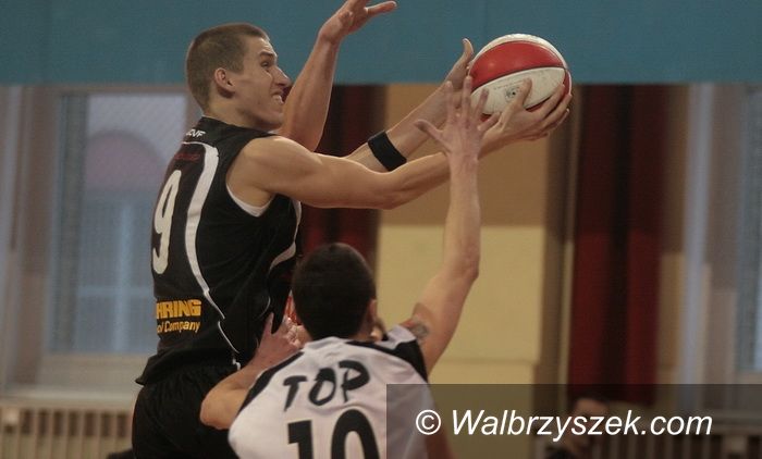 Wałbrzych, OSiR: III liga: Dark Dog rozbija Top Bolesławiec