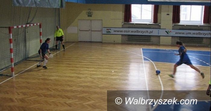 Wałbrzych, OSiR: SZS: Finał strefowy dziewcząt dla ZS nr 7