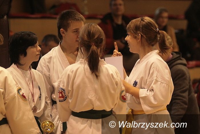 Wałbrzych, pl. Teatralny: Udane zawody Polish Kyokushinkai Tezuka Group