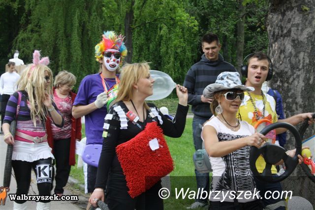 Wałbrzych: Karny jeżyk, prezerwatywy i mięso w galarecie