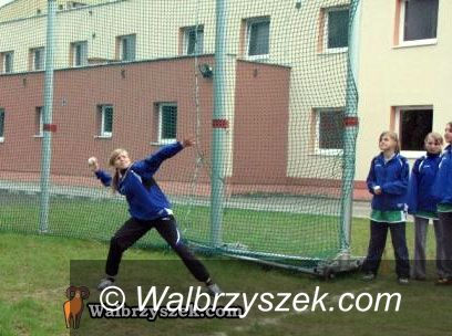 Wałbrzych: Podstawówki walczyły w trójboju lekkoatletycznym