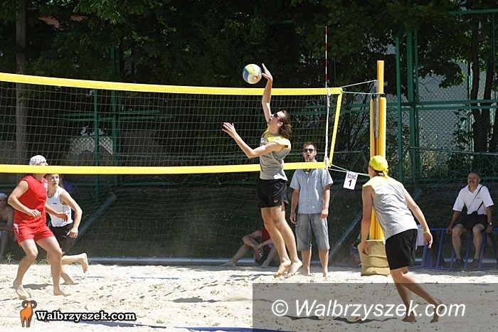 Wałbrzych: Siatkarskie wyniki plażówki