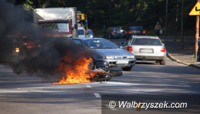Wałbrzych: Płonący motocykl