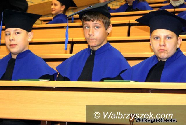 Wałbrzych: Najmłodsi studenci rozpoczęli naukę