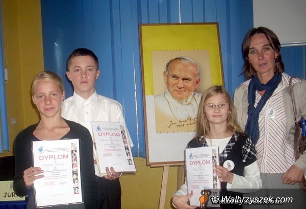 REGION, Głuszyca: Wiedzą wiele o Janie Pawle II