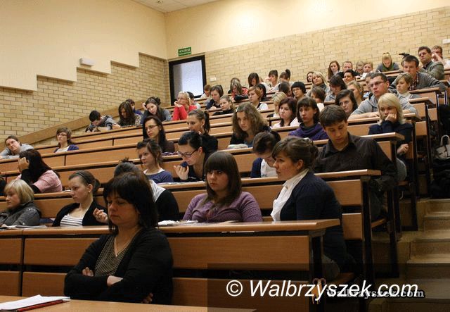 Wałbrzych: O literaturze węgierskiej w PWSZ