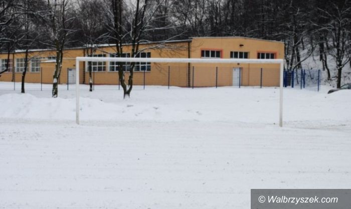 Wałbrzych: Boisko przy Hali Lekkoatletycznej do wynajęcia
