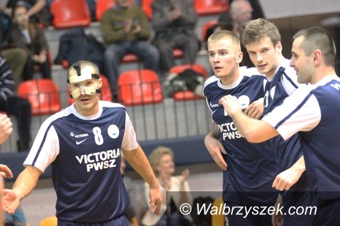 Wałbrzych: II liga siatkówki: Waleczna postawa siatkarzy Victorii zakończona porażką